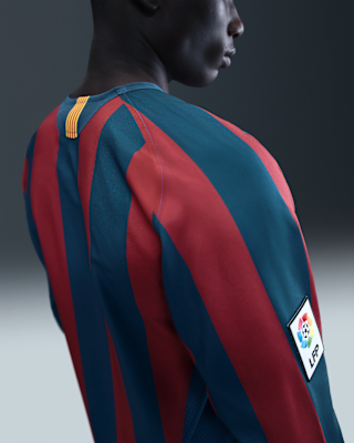 Reviews: FC Barcelona 2005/06 Reissue Men's Nike Soccer Replica